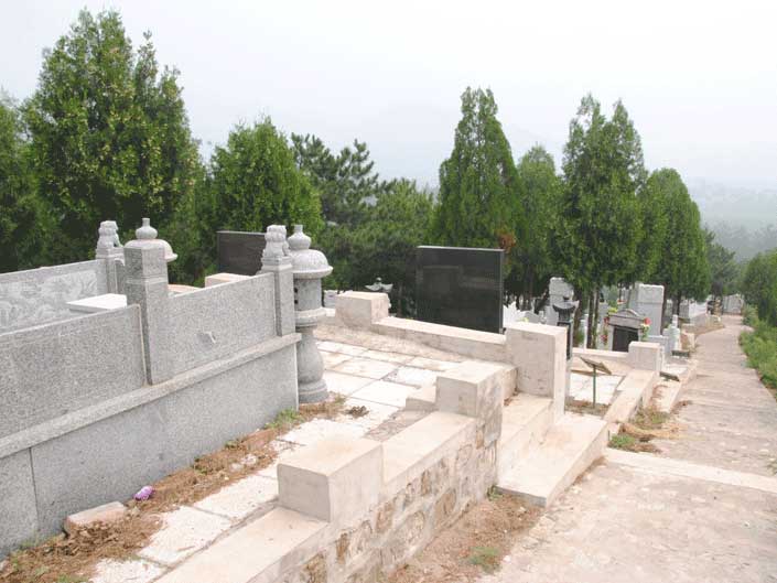 归山陵园墓地价格是多少钱(图1) image1457511536912.jpg