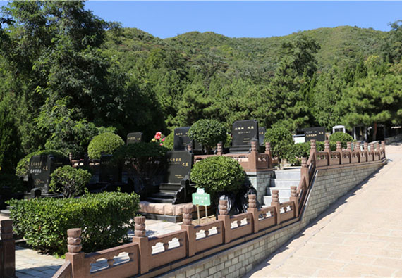 温泉墓地怎么样？