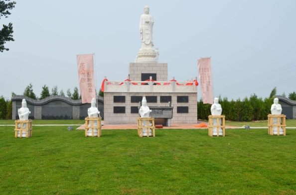 京南万佛陵园大概多少钱