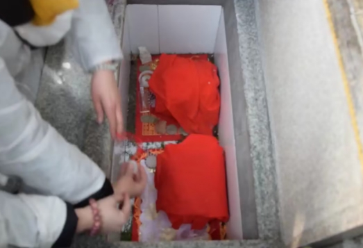 下葬选择一年内还是一年后