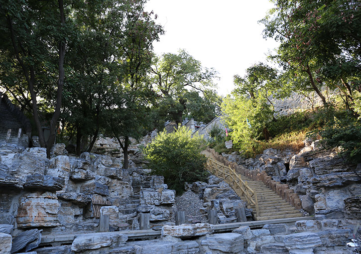 金山陵园地址在哪里
