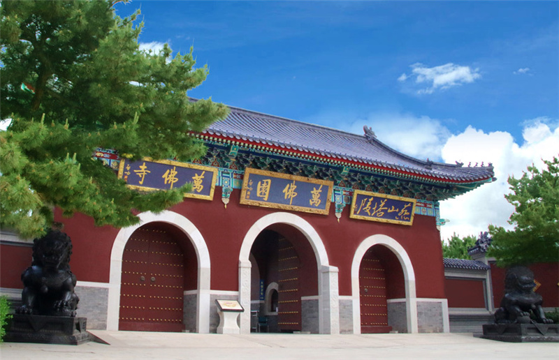 遵化清东陵万佛园怎么样?(图1) 陵园一角